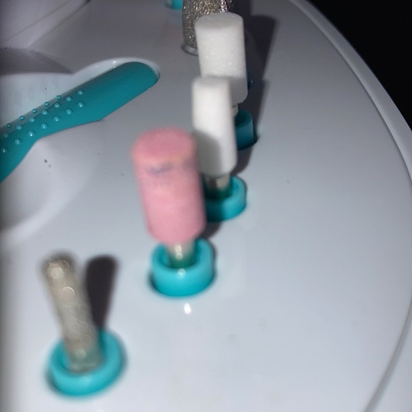 Kiss Nail Kit All pieces in kit. Used 1 pink file only. - Picture 6 of 8